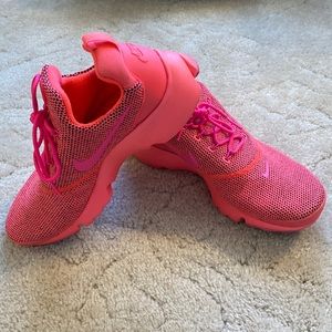 Nike Presto Fly Se Hot Punch Pink Blast running shoes, size 8